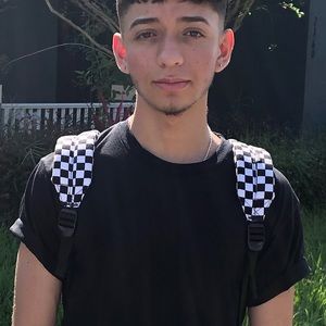 Meet your Posher, Carlos